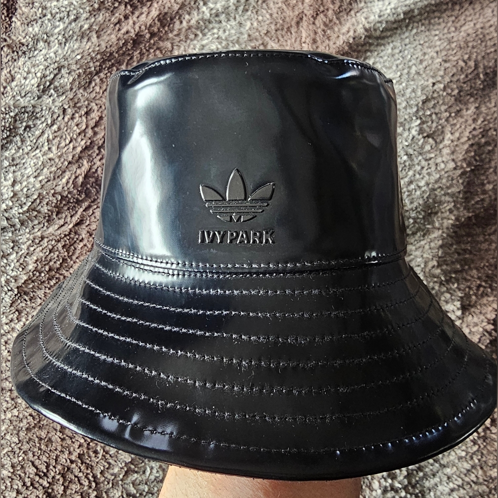 Adidas x Ivy Park Bucket Hat Black Noir Reversible L/XL Unisex